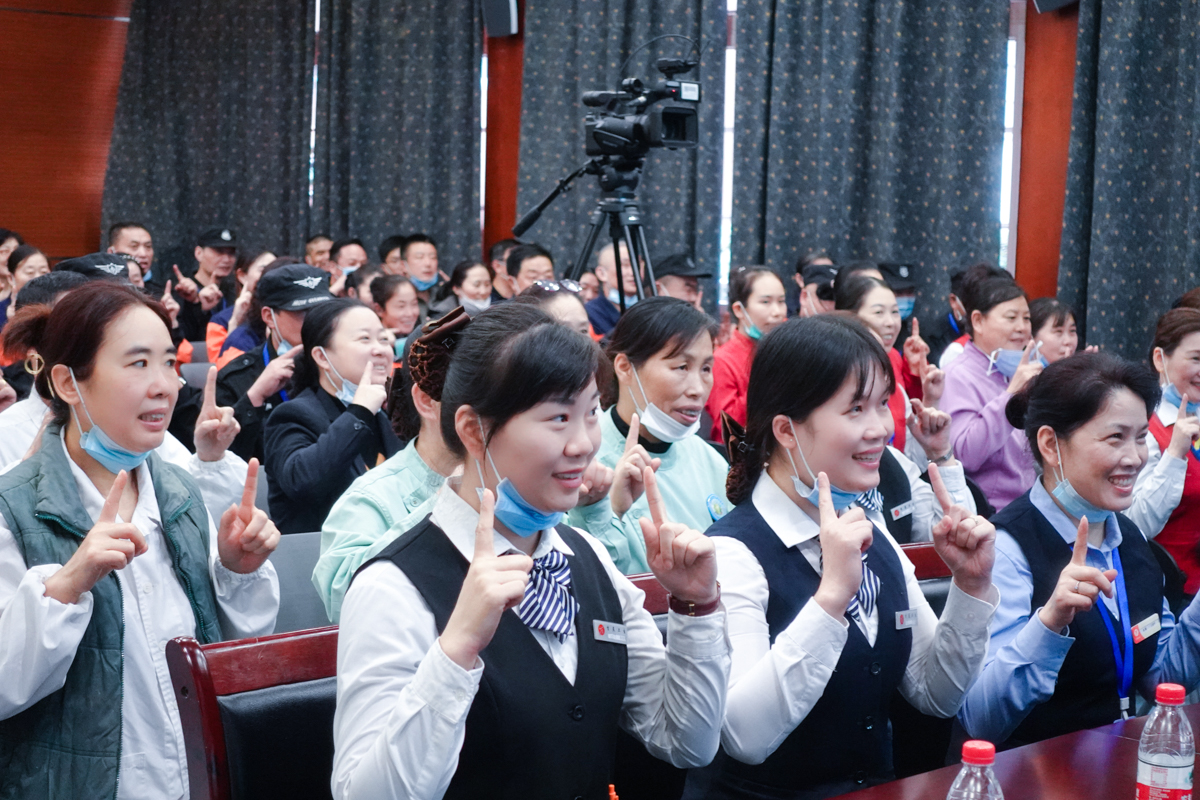 修齊禮儀書院上海復旦大學附屬中山醫(yī)院《醫(yī)護服務禮儀培訓》5.jpg